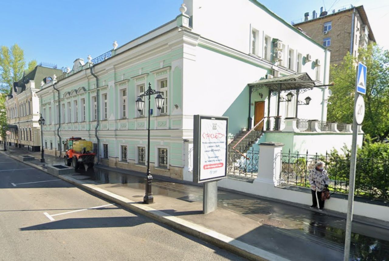 фасад дома, здание по адресу г Москва, ул Бахрушина, д 23 стр 1